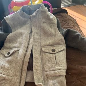 Sweater, idk what to call it , but it is used and it’s my first time in this app